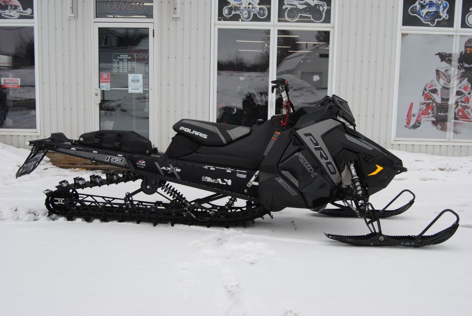 ポラリススノーモービル 2015年