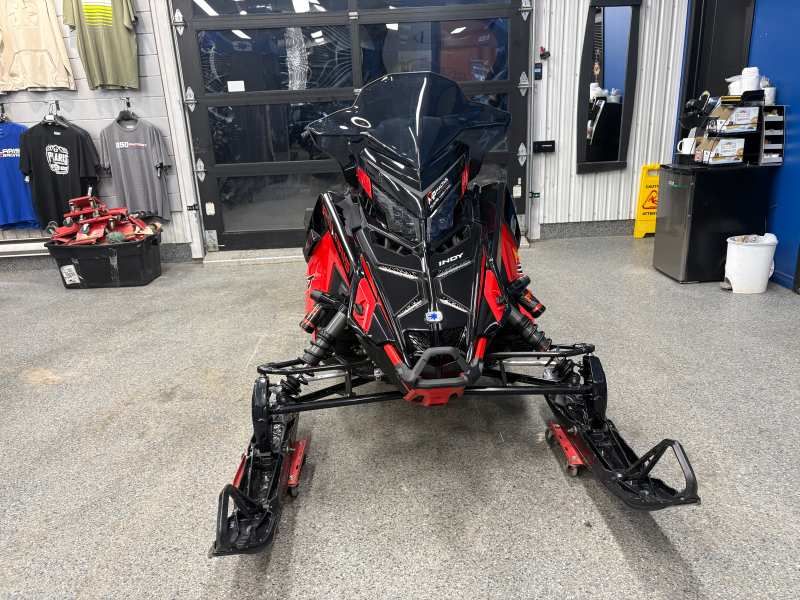 Polaris BOOST INDY VR1 DYNMX 137  2026