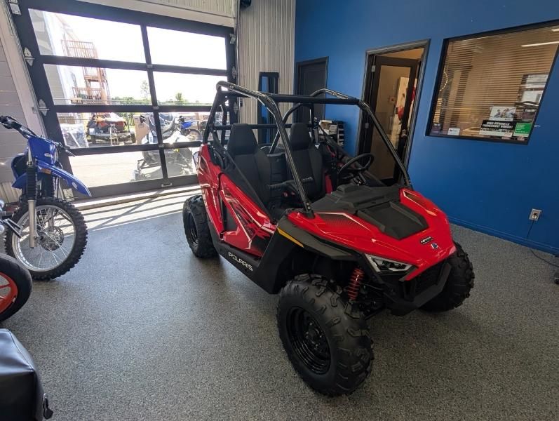 2025 Polaris RZR 200 EFI