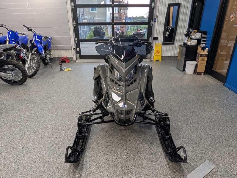 2024 Polaris SWITCHBACK XC 146 ES