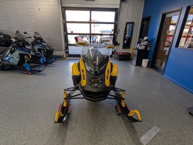 SKI DOO RENEGADE 900 TURBO  2023