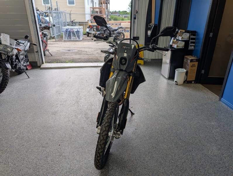 2025 Suzuki DRZ 400 S