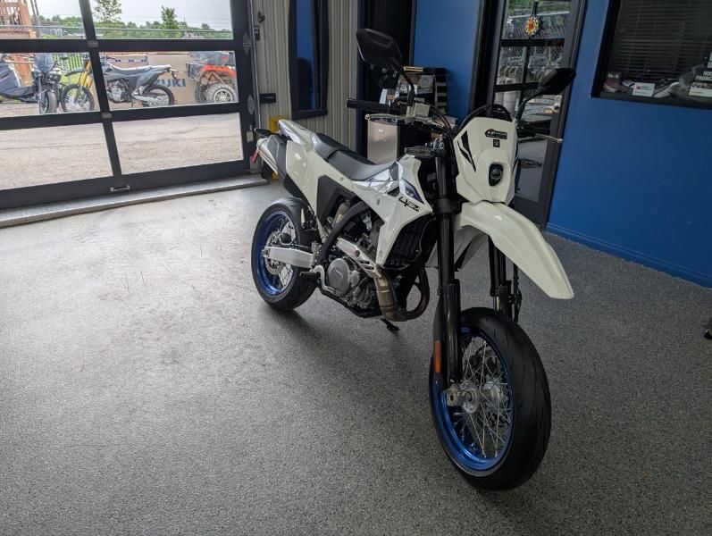 2025 Suzuki DRZ 400 SM SUPER MOTARD