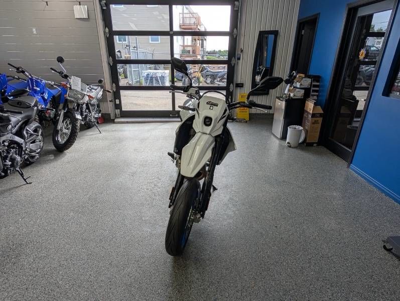 2025 Suzuki DRZ 400 SM SUPER MOTARD