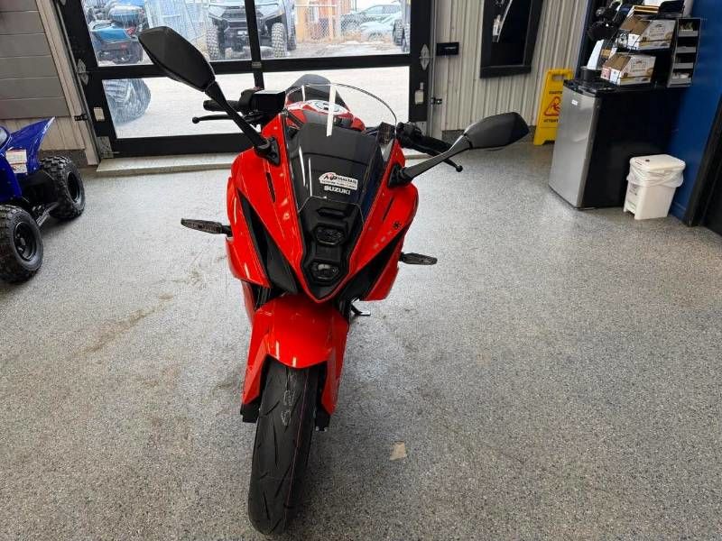2026 Suzuki GSX8RM6