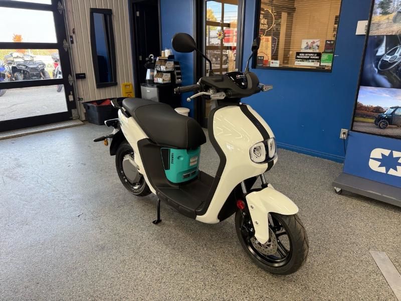 2025 Yamaha NEO'S