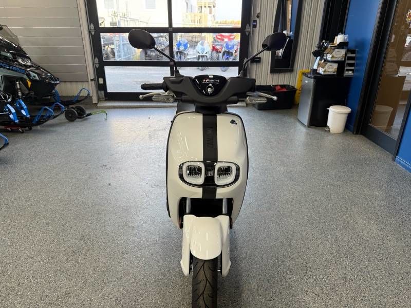 2025 Yamaha NEO'S