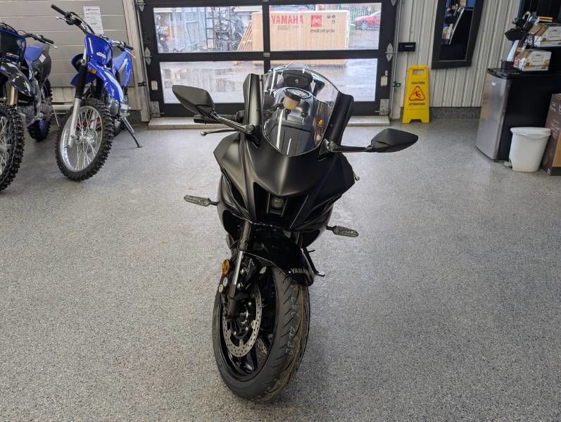 Yamaha YZF-R7  2025