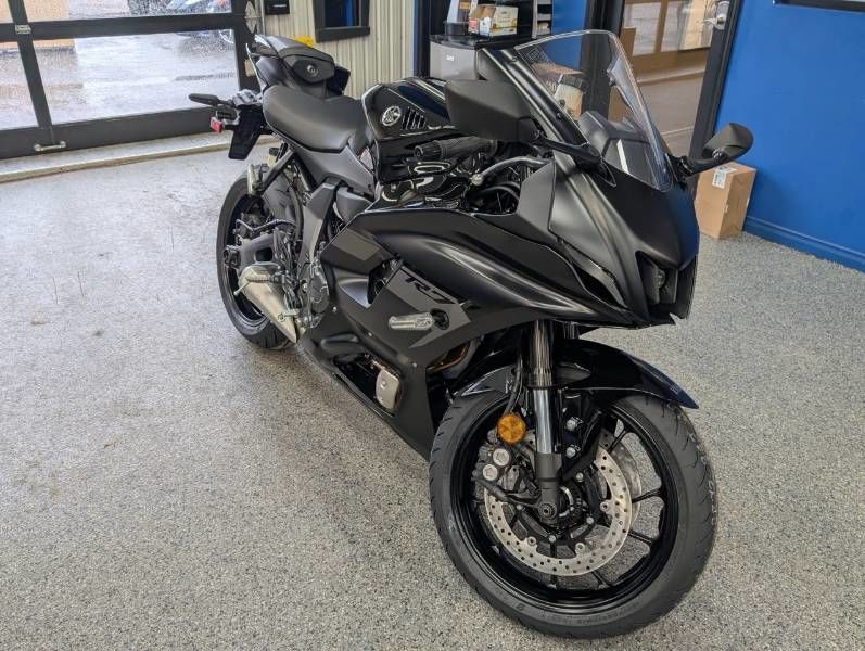 Yamaha YZF-R7  2025