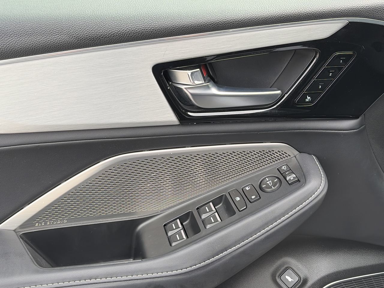2023 Acura MDX