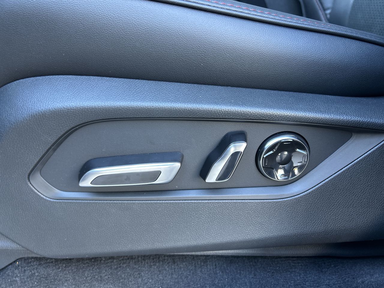 2025 Acura MDX in Markham, Ontario