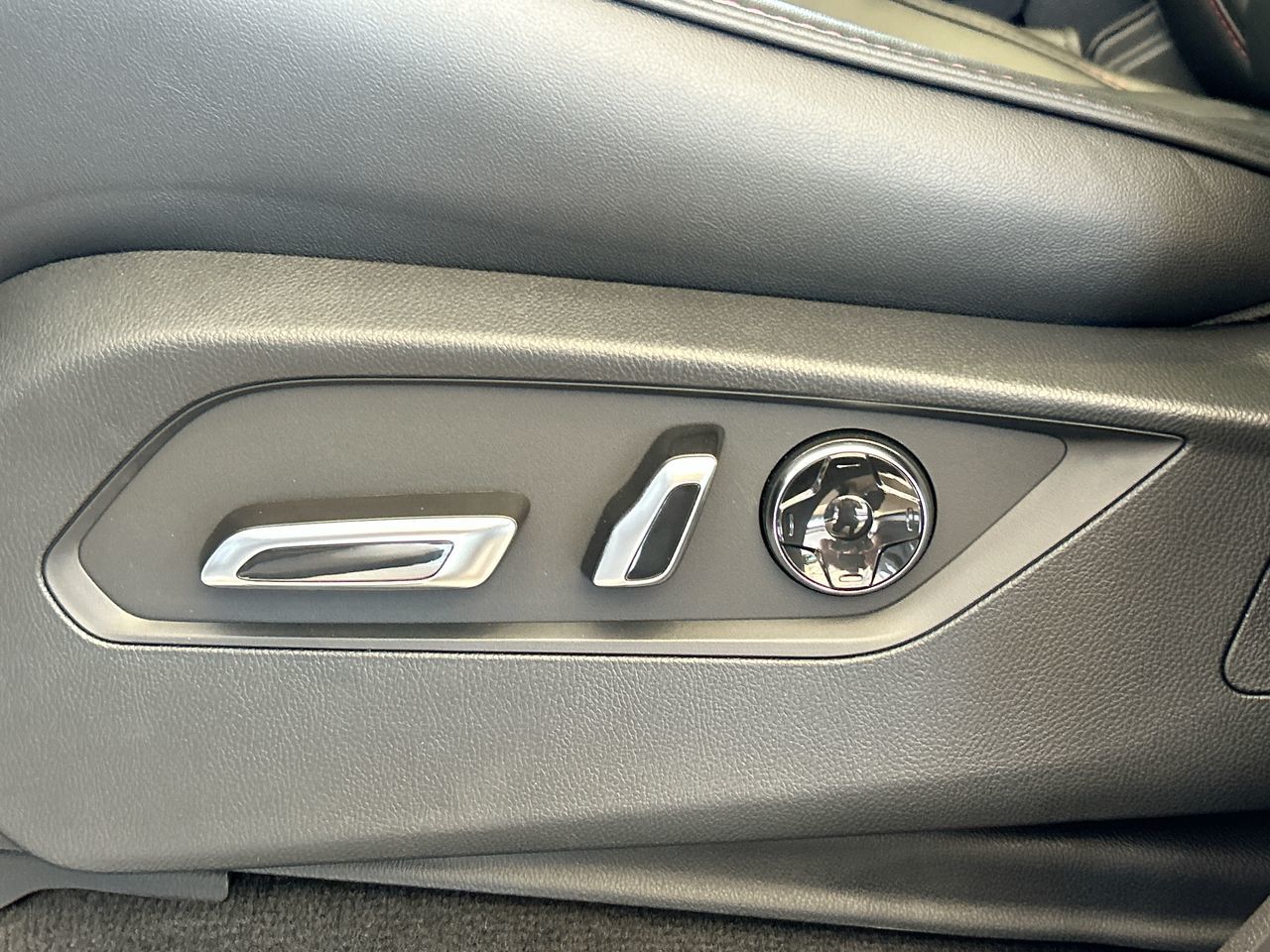 2026 Acura MDX in Markham, Ontario