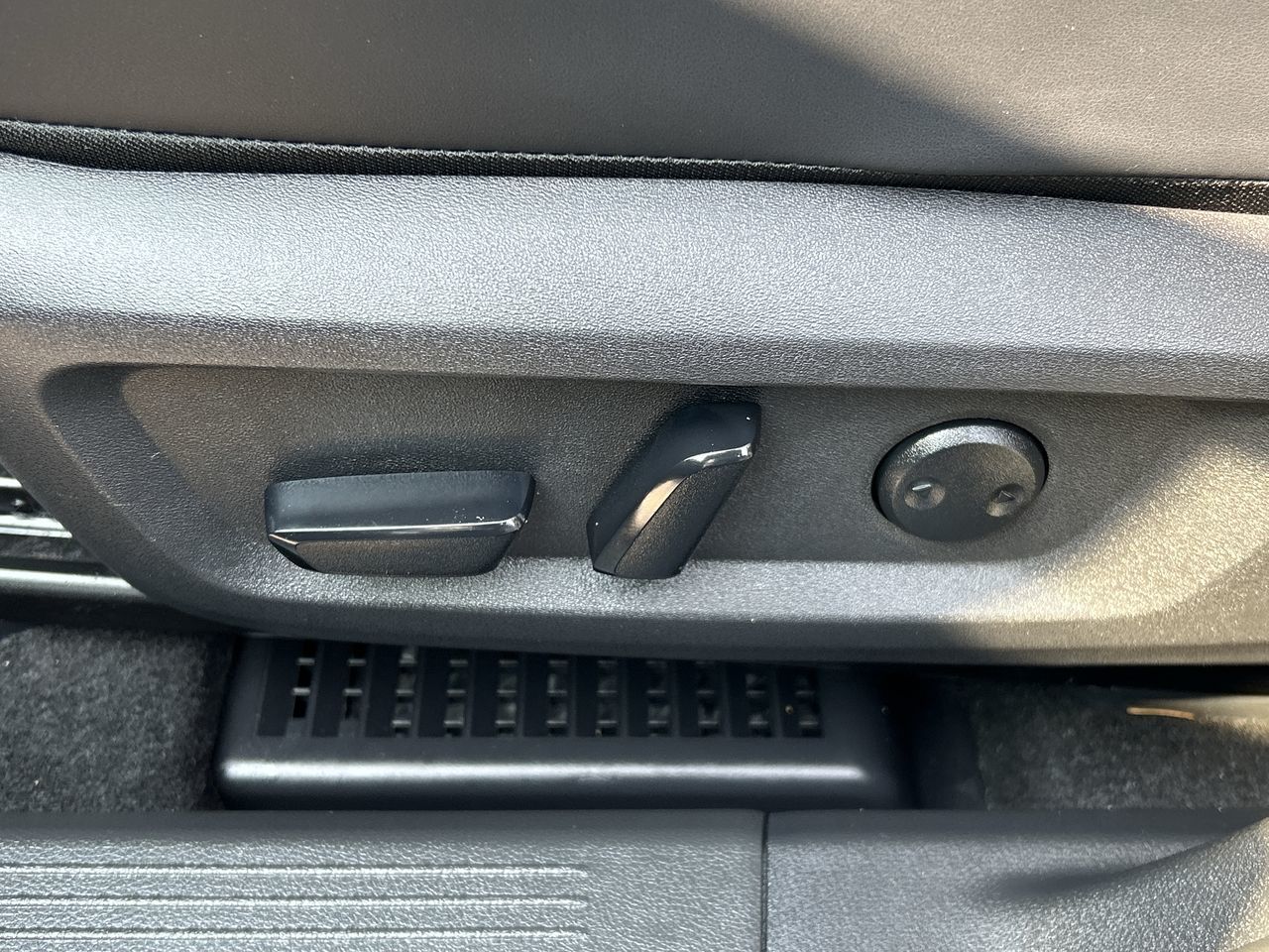 2023 Nissan Rogue in Markham, Ontario