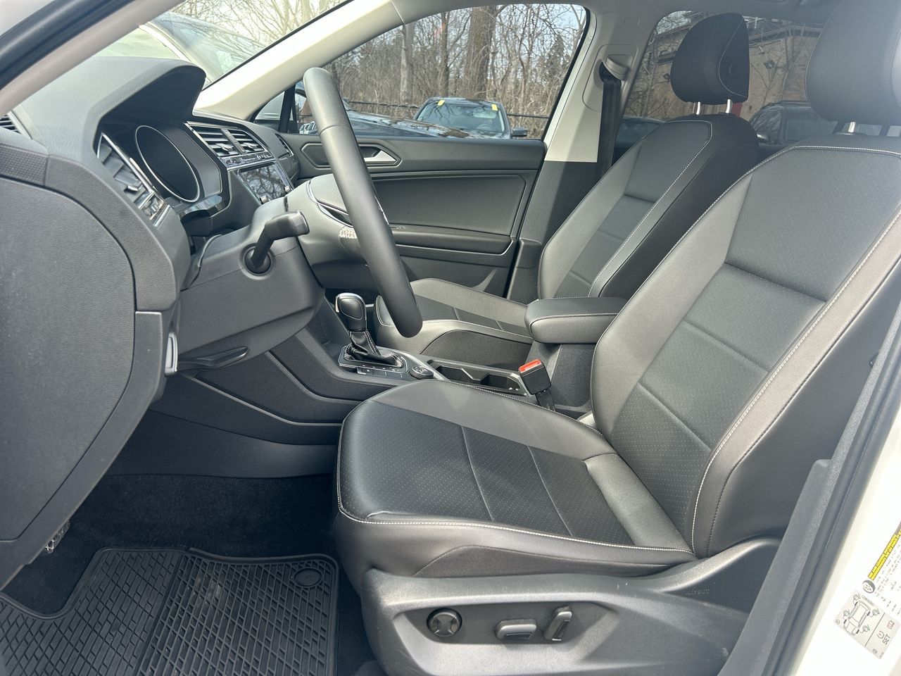 Volkswagen Tiguan  2021 à Markham, Ontario