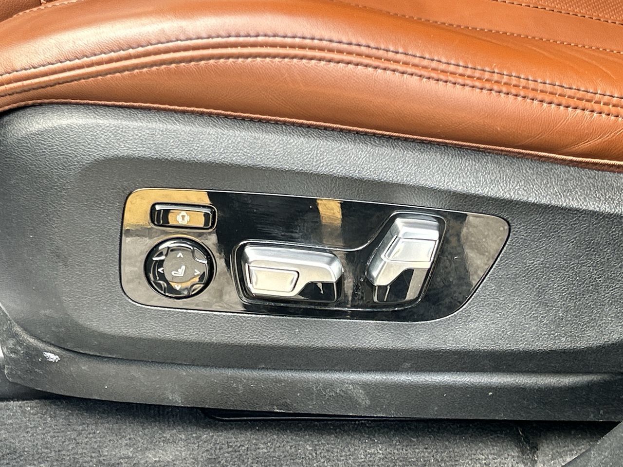 2023 BMW X7
