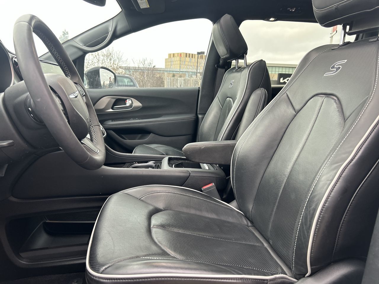 2024 Chrysler Pacifica Hybrid