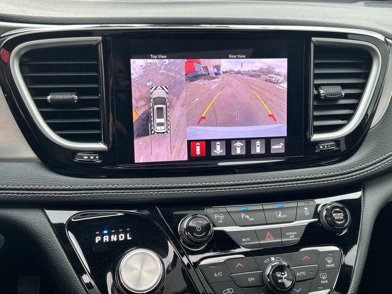 2024 Chrysler Pacifica Hybrid