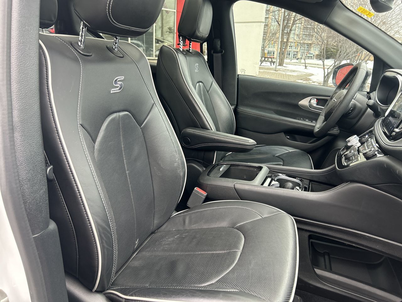 2024 Chrysler Pacifica Hybrid