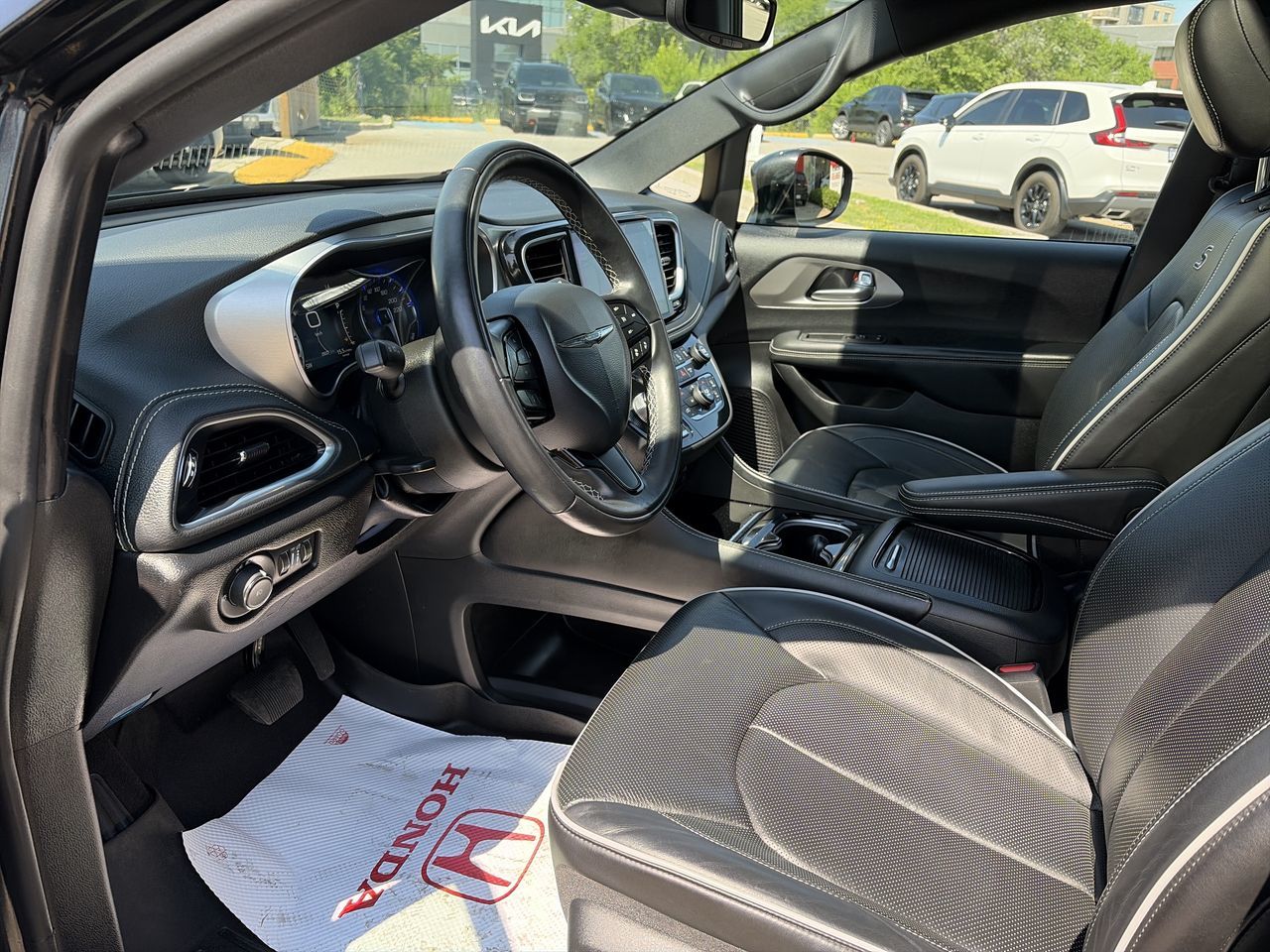 2022 Chrysler Pacifica in Markham, Ontario