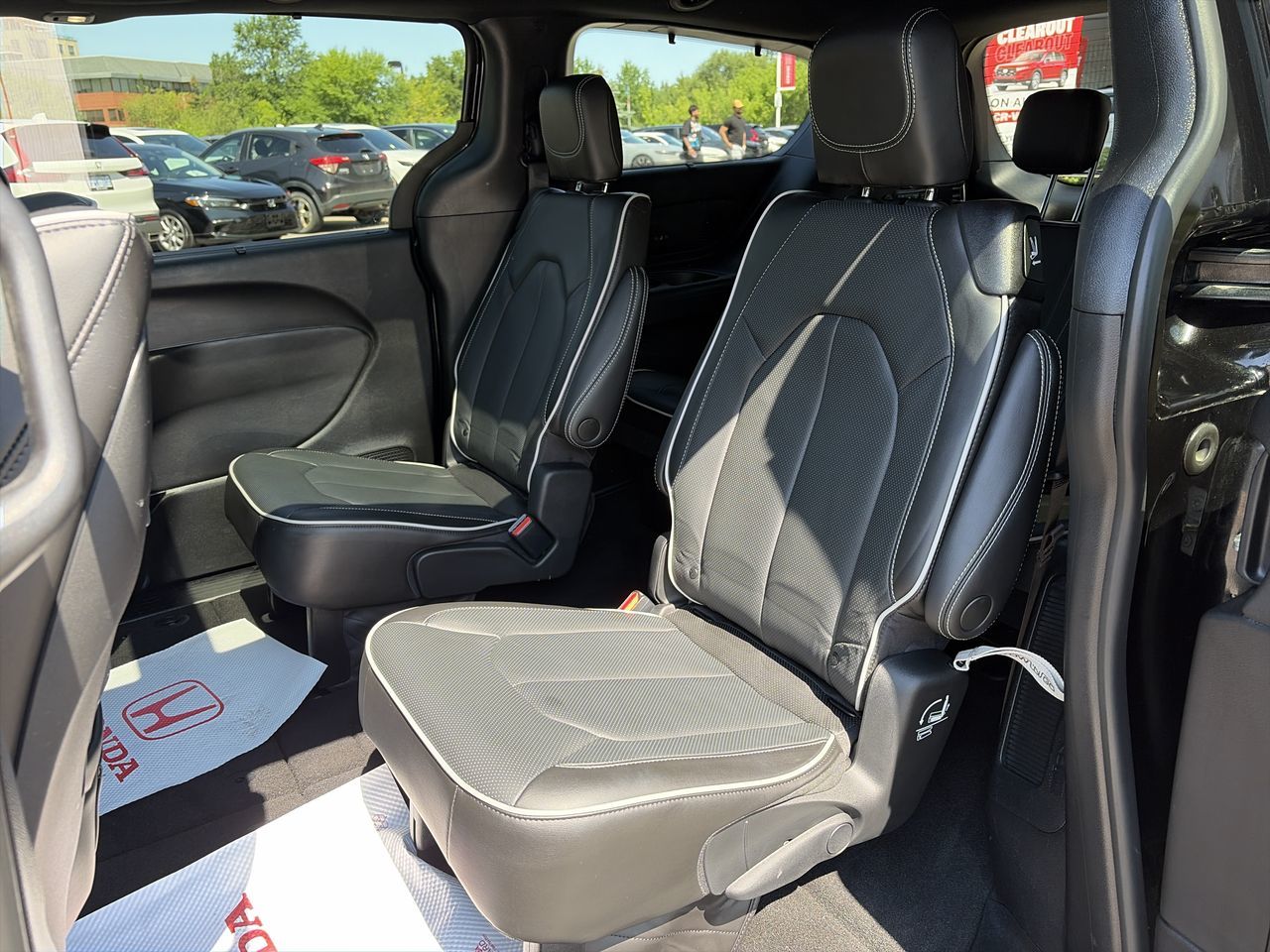 2022 Chrysler Pacifica in Markham, Ontario