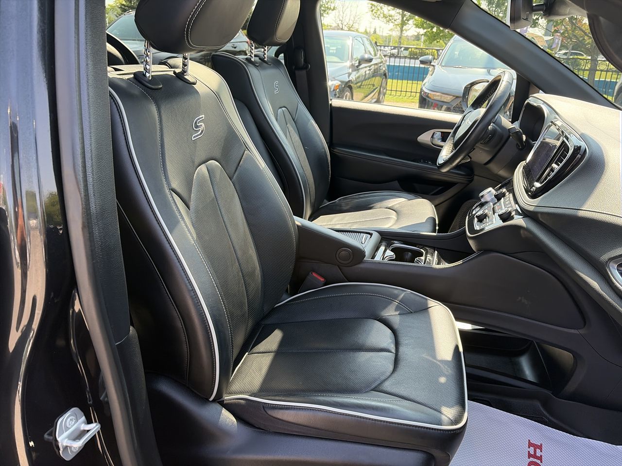 2022 Chrysler Pacifica in Markham, Ontario