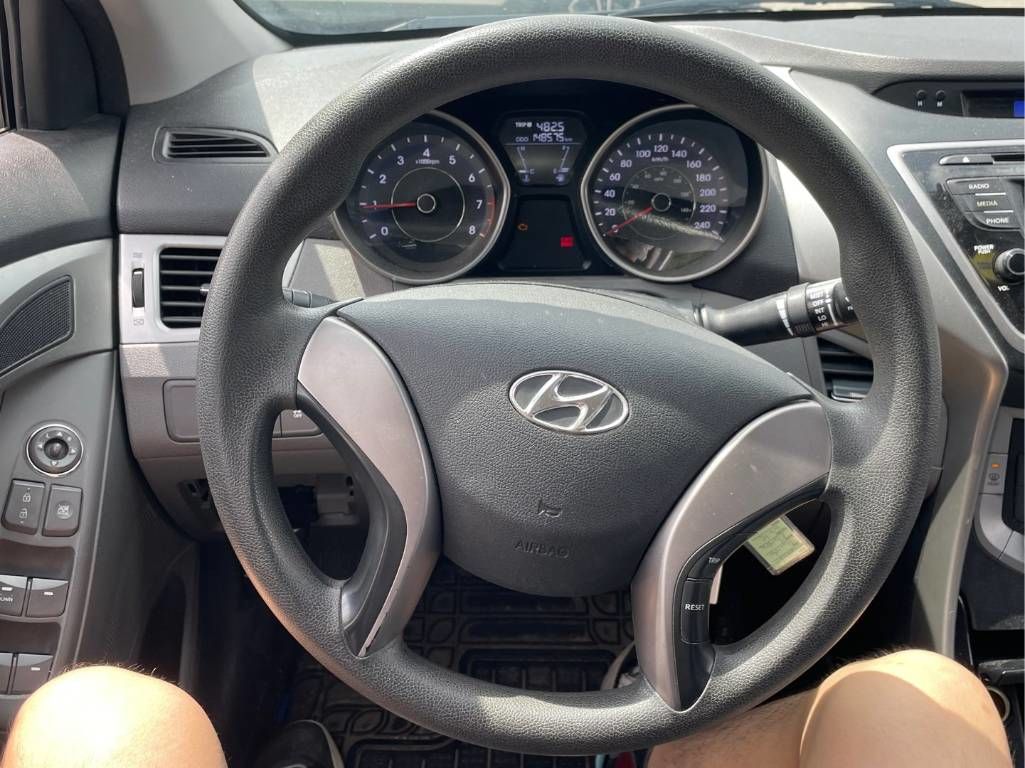 2013 Hyundai Elantra in Markham, Ontario