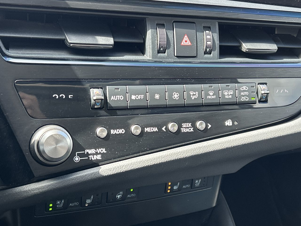 2023 Lexus ES