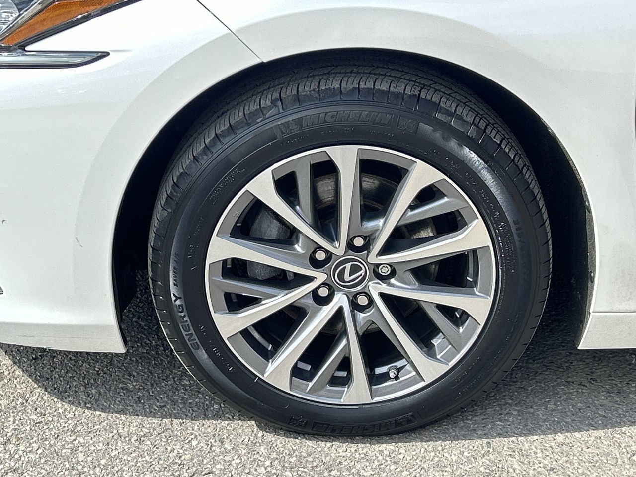2023 Lexus ES