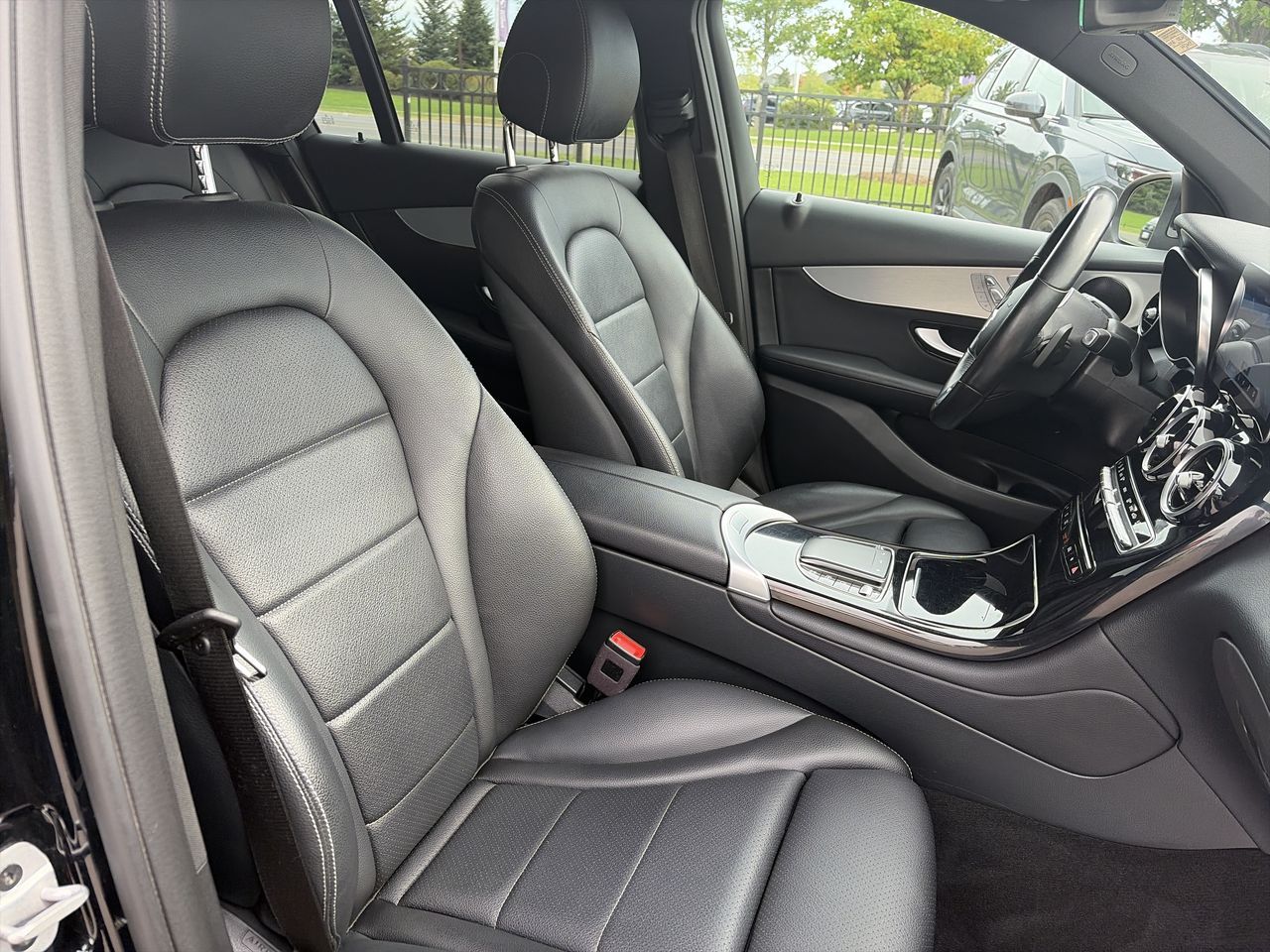 Mercedes-Benz GLC300  2022 à Markham, Ontario
