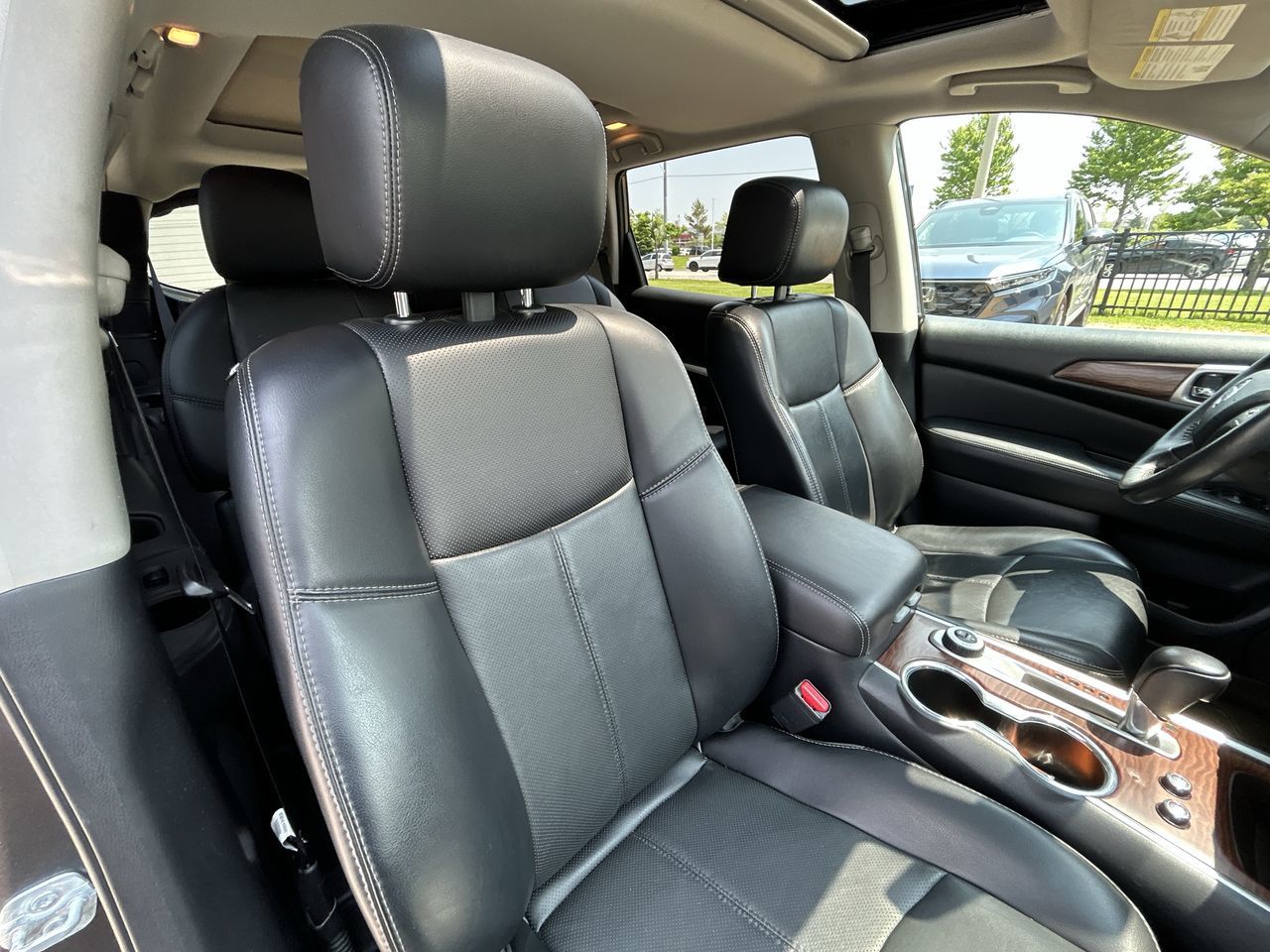 2017 Nissan Pathfinder in Markham, Ontario