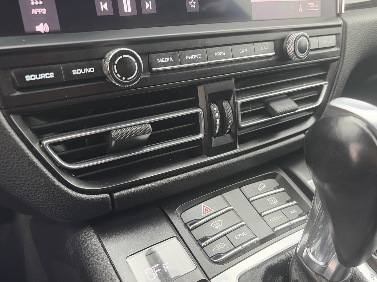 2020 Porsche Macan in Markham, Ontario
