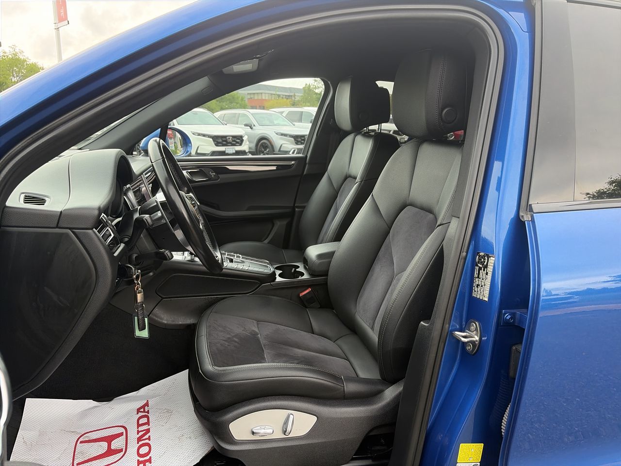 2020 Porsche Macan in Markham, Ontario