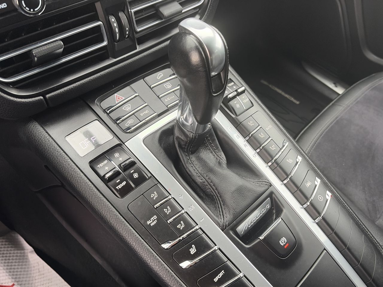 2020 Porsche Macan in Markham, Ontario