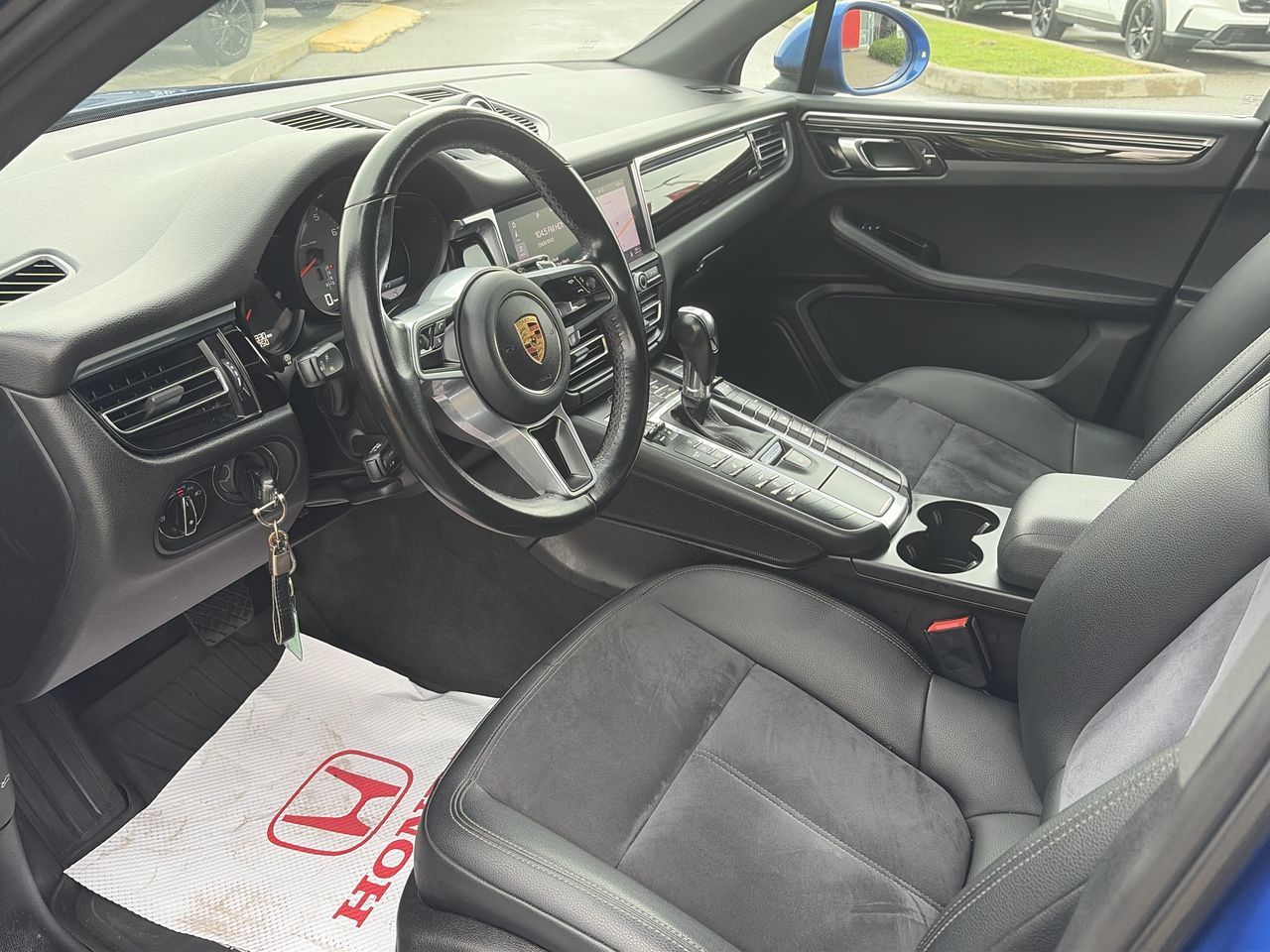 2020 Porsche Macan in Markham, Ontario