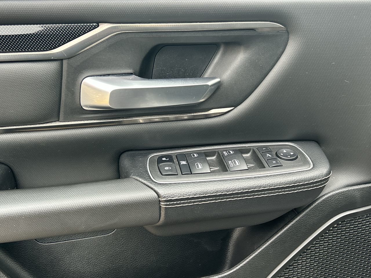 2022 Ram RAM 1500 Crew Cab 4x4 (DT)