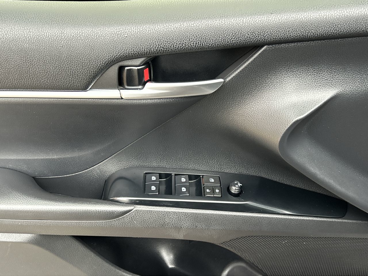 2018 Toyota Camry in Markham, Ontario