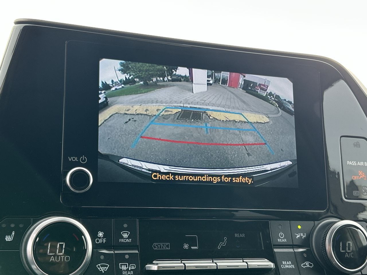 2023 Toyota Highlander Hybrid in Markham, Ontario