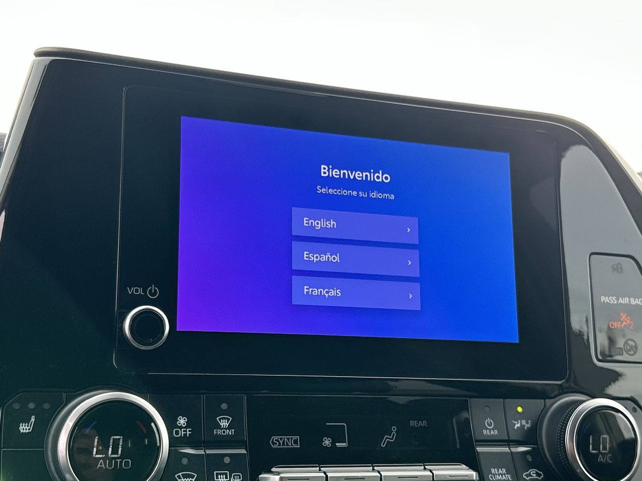 2023 Toyota Highlander Hybrid in Markham, Ontario
