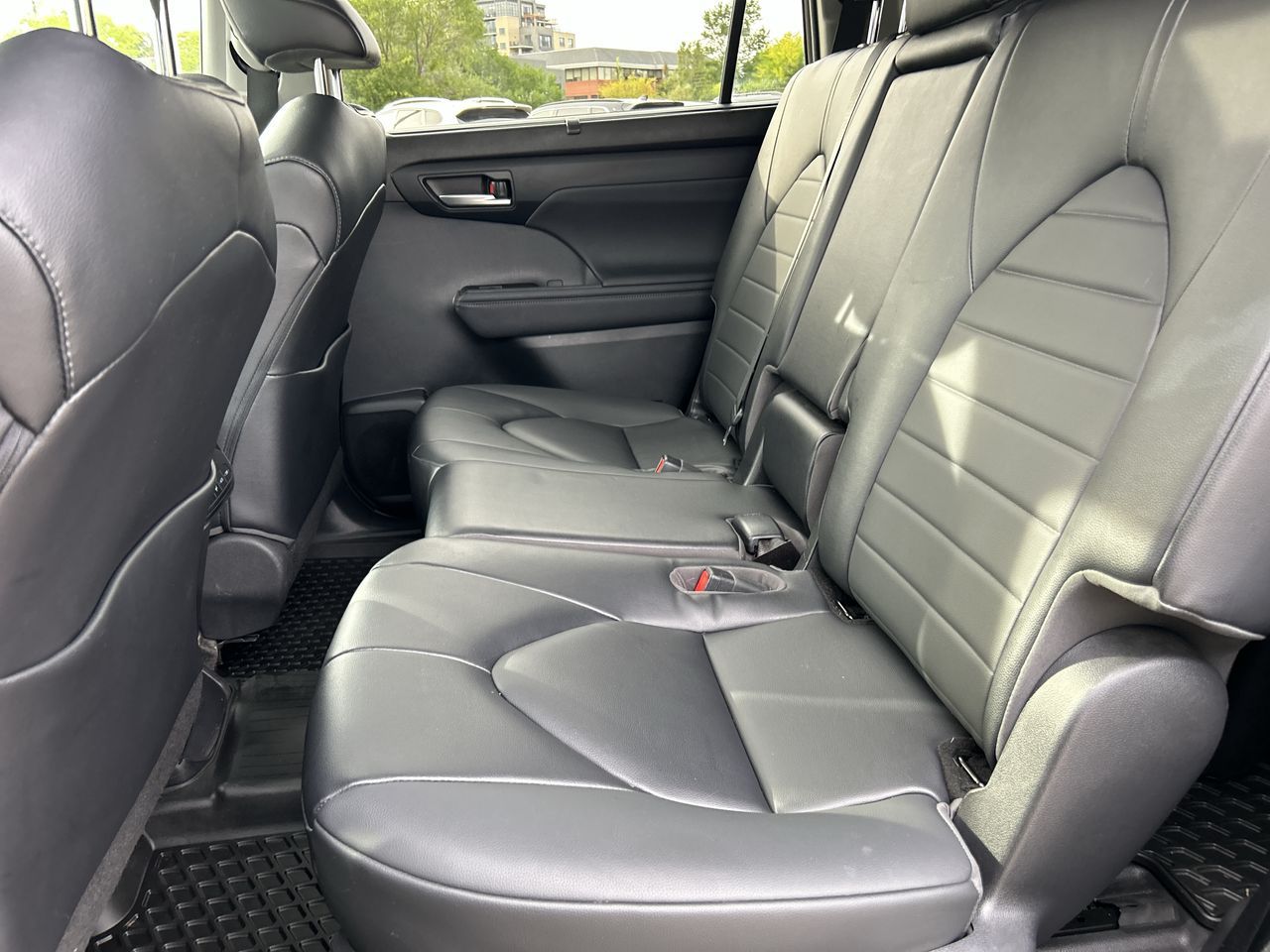 2023 Toyota Highlander Hybrid in Markham, Ontario