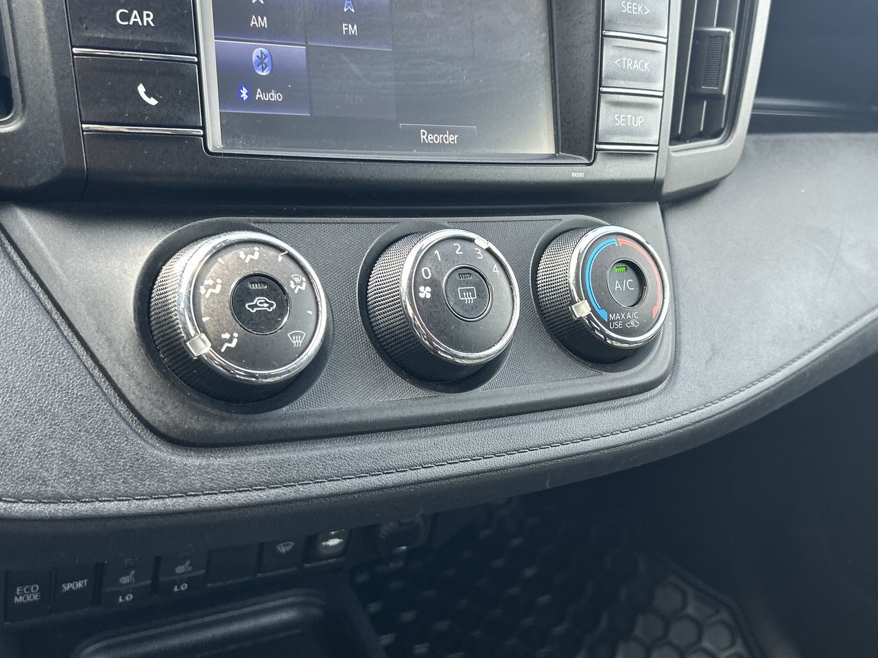 2017 Toyota RAV4 in Markham, Ontario