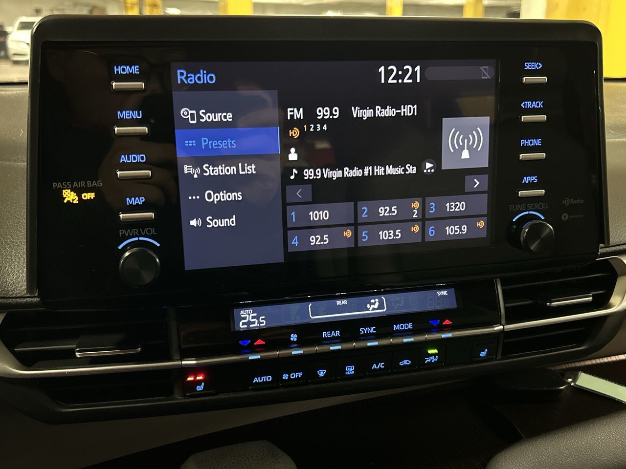 2022 Toyota Sienna Hybrid