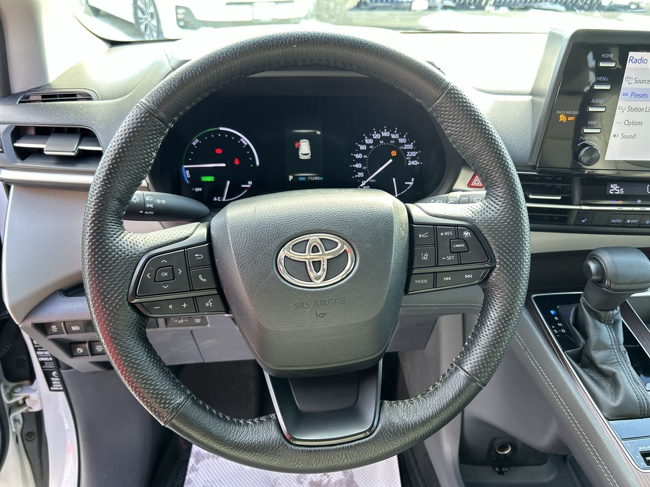 2022 Toyota Sienna Hybrid