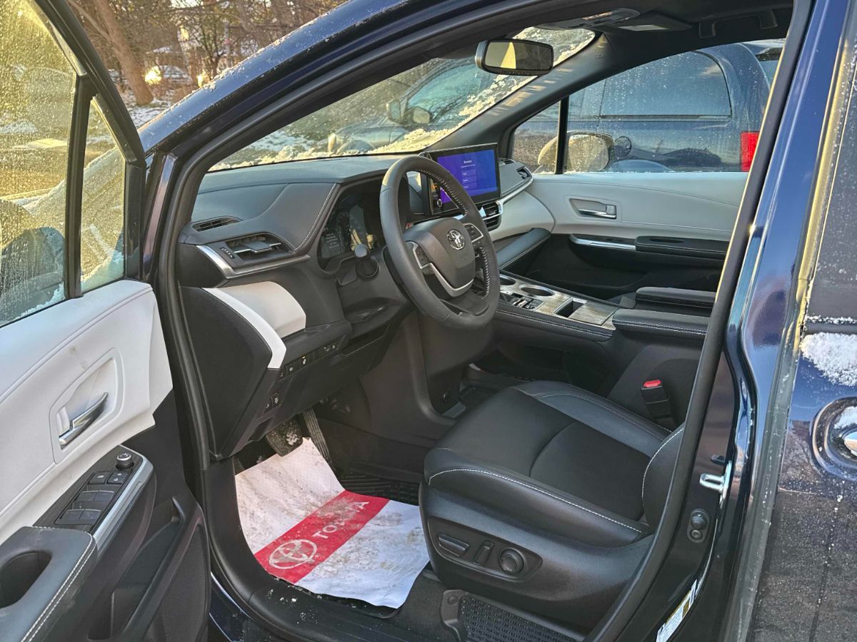 2025 Toyota Sienna Hybrid in Markham, Ontario