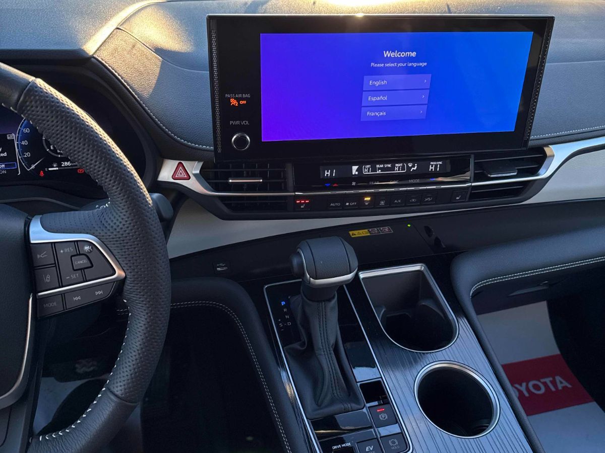 2025 Toyota Sienna Hybrid in Markham, Ontario