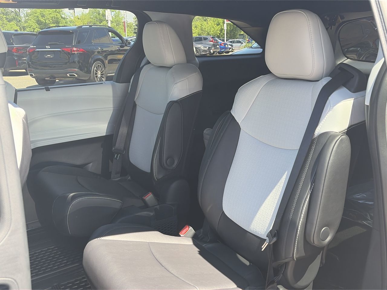 2025 Toyota Sienna Hybrid