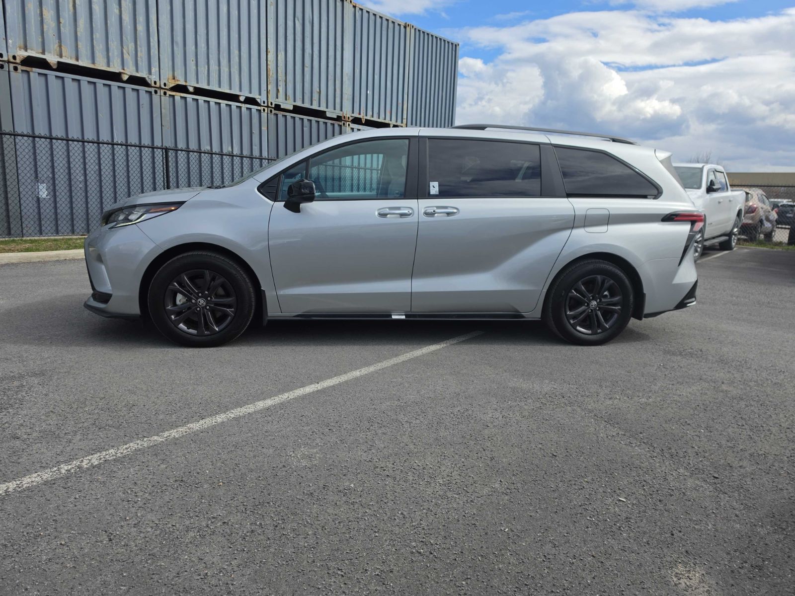 2025 Toyota Sienna Hybrid