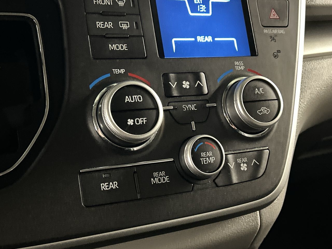 2020 Toyota Sienna in Markham, Ontario