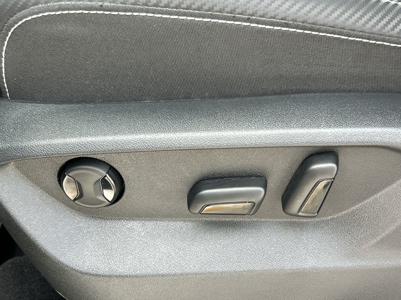 2025 Volkswagen Atlas Cross Sport