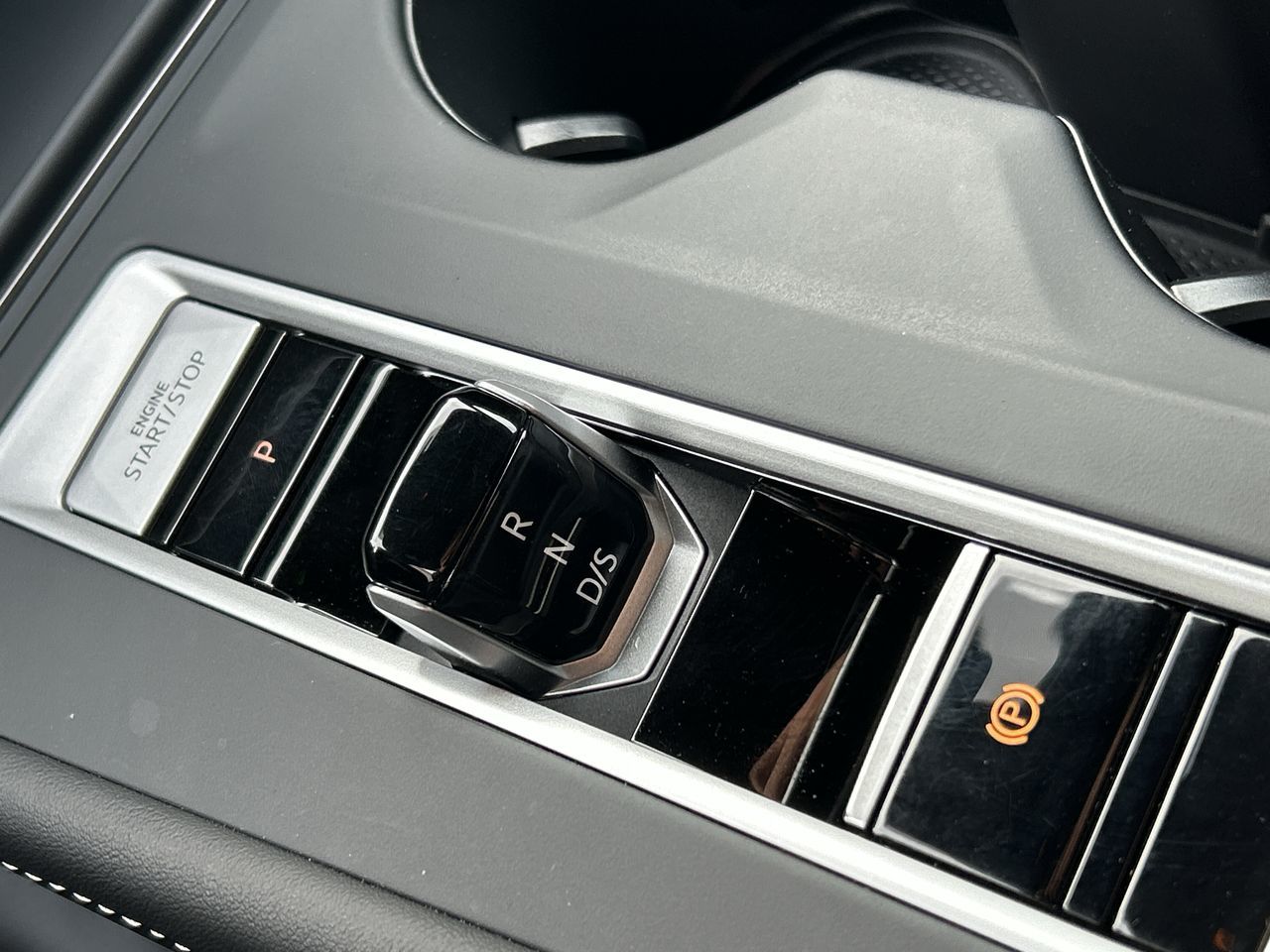 2025 Volkswagen Atlas Cross Sport