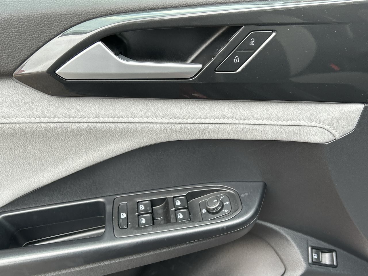 2023 Volkswagen Taos